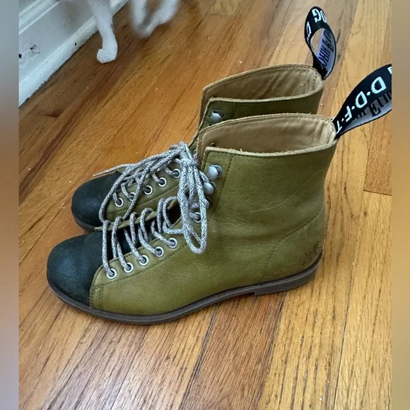 John Fluevog Boots - Picture 3 of 6